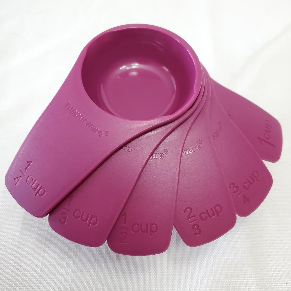 Tupperware Magenta Measuring Cups Set 7 Pc 1/4 to 1 Cup‎ Nesting Stackable (NOS)